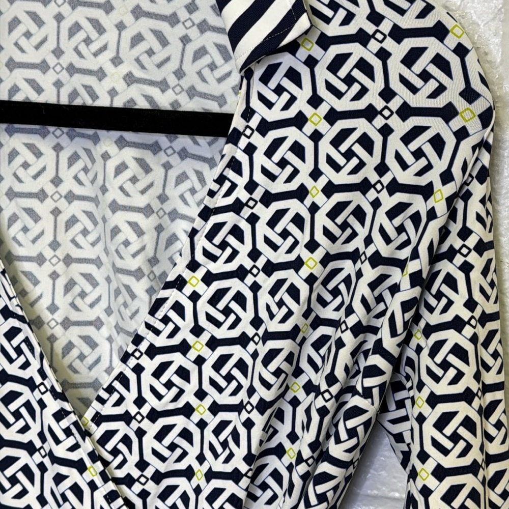 J. McLaughlin Black and White Wrap Dress with Notched Collar - Picture 5 of 9